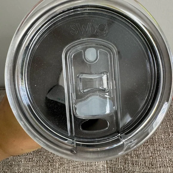 Swig Life Aloha travel tumbler - Picture 3 of 4